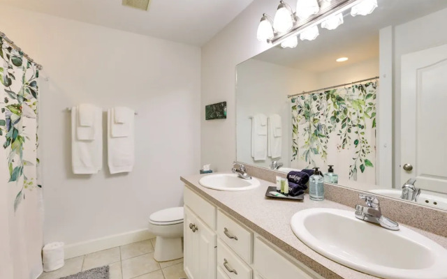 Tranquil Thomasville Retreat w/ Deck + Dining Area