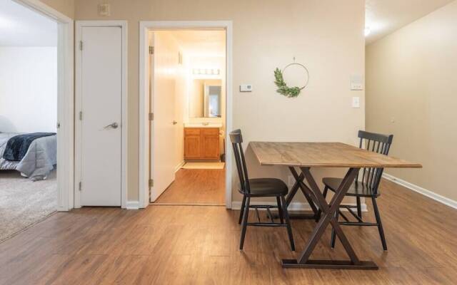 Onsite Gym Pool Fast Wifi More