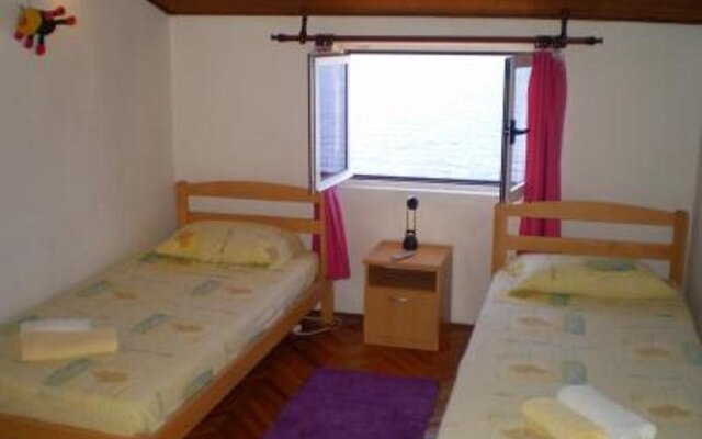 Apartments & Rooms Stella