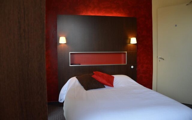 Le Riche Hotel