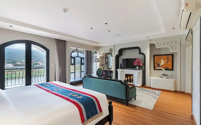 Ella Riverside Lao Cai Hotel