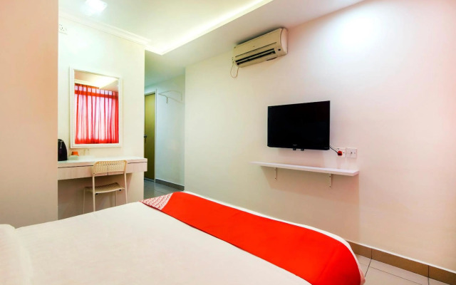 Super OYO 761 City Hotel