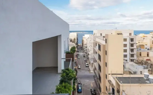 Seashells Apartment with sea view terrace with romantic sunsets