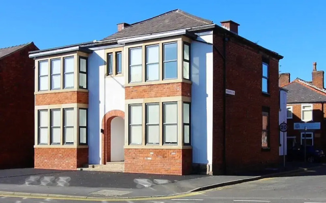 Apartments St Thomas Road
