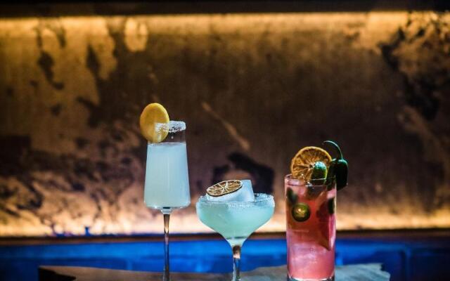 Cave Hotel & Golf Resort