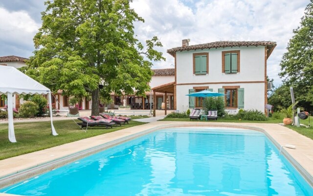 Modern Mansion With Swimming Pool, Terrace, Garden Furniture