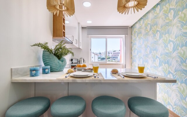 Paço de Arcos Suite & Beach Apartment