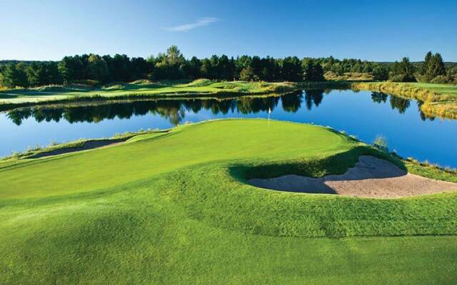 2BDR Loft Suite Golf Course Condo 5549