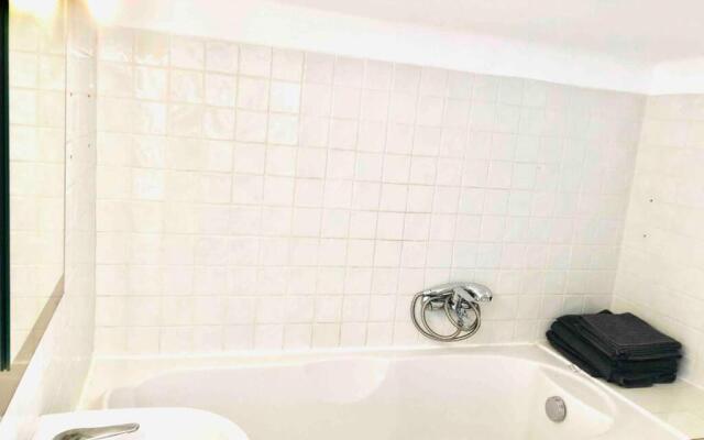 Duplex Rue Montaigne, 200m Palais des festivals