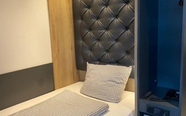 Munich Deluxe Hotel