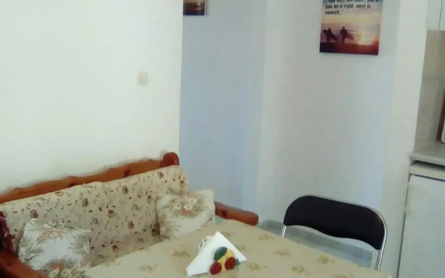 Tony's Apartments