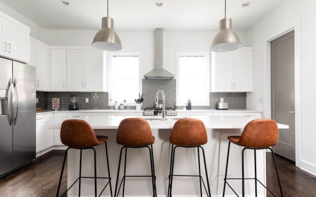 Domio Sylvan Park Vibrant 12BR 3 Houses