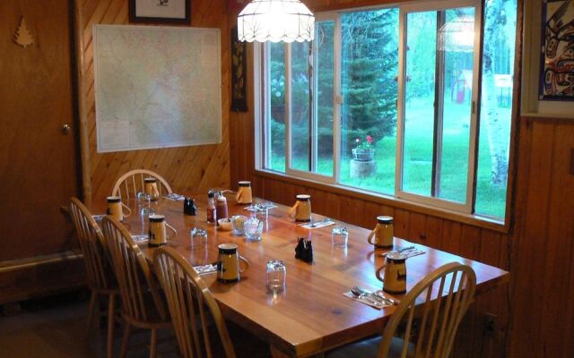 Smoky Bear Ranch Bed & Breakfast & Cabins