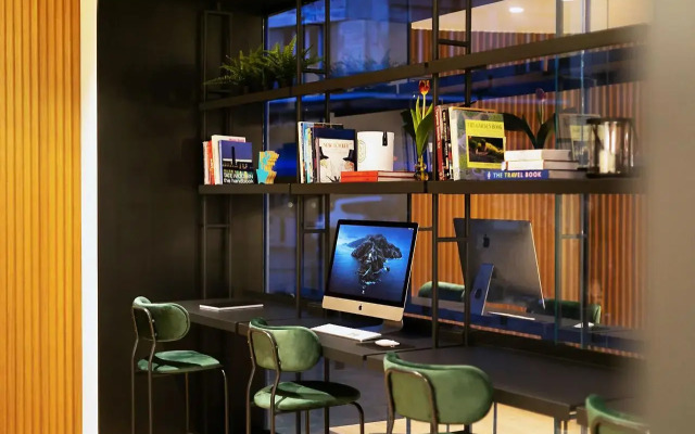 Noa Hotel