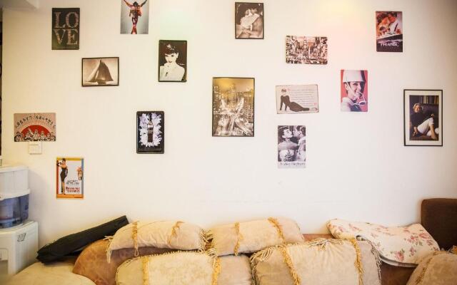 Urban Job Papas Capsule Hostel