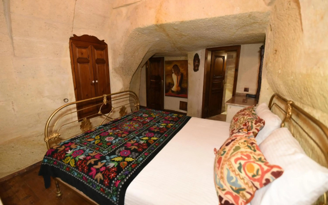 Canela Cave Hotel