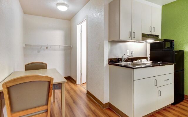 Days Inn by Wyndham Waco University Area