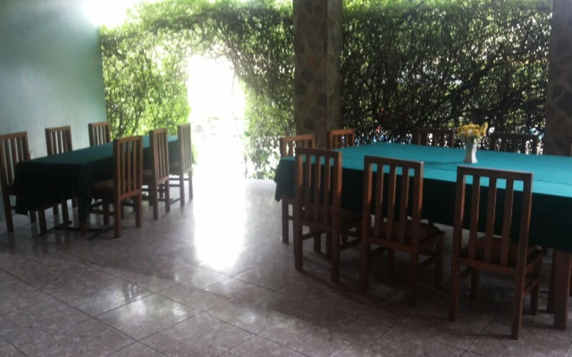 White Castle Hotel Arua
