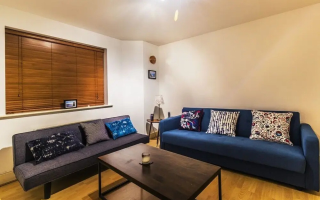 Cosy & Bright Flat for 5 in Greenwich