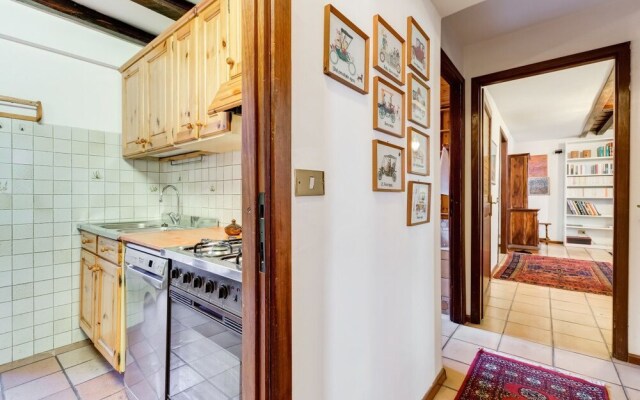 Large and Comfortable 6 Guests Flat in Trastevere