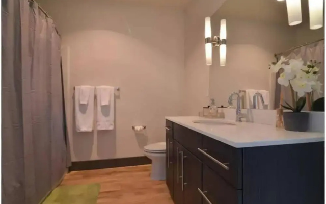 2bd2bath Waterfront Home in Hrt of SEA