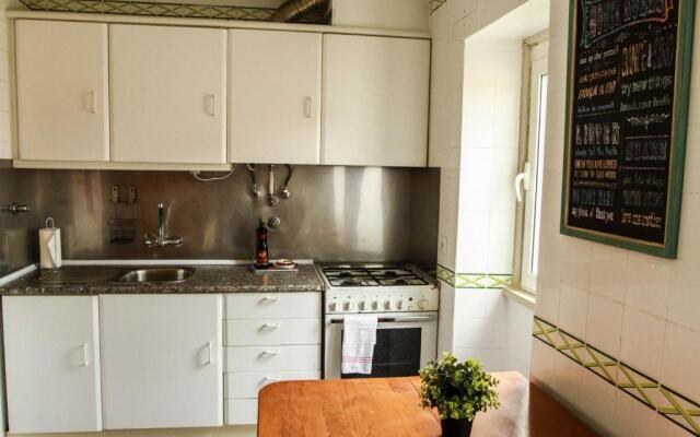 Cozy and Spacious apartment in Graça, Lisbon