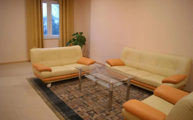Hostel Mira