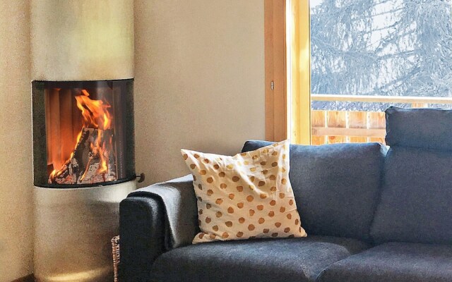 A Luxurious 12 Person Chalet With Superb View