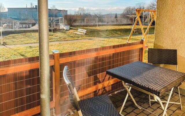 Schöne Wohnung, eigene Terrasse, privater Parkplatz, Wi-Fi, Waschmaschine, 3P