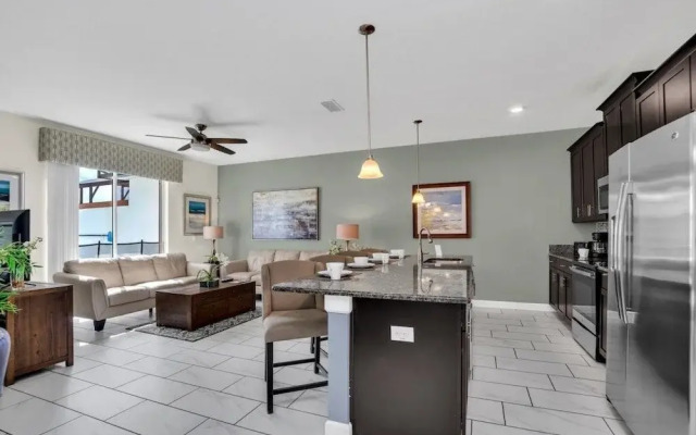 4804crusoe 4 Bedroom Townhouse