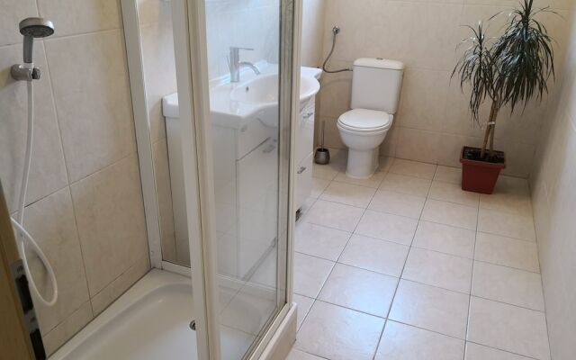 King Apartment4 Star Accommodation for the Price of 3