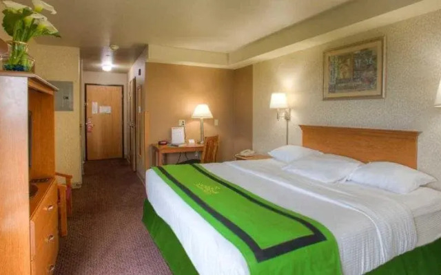 Pacific Sunrise Inn & Suites