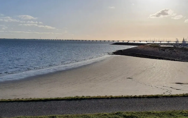 Lovely Holiday Home in Colijnsplaat With Whirlpool
