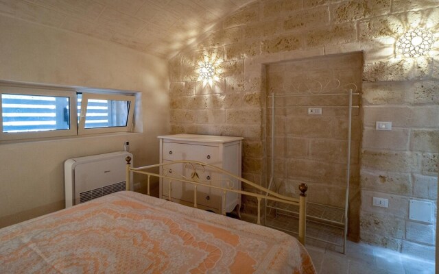 3195 Trullo Starbax by Perle di Puglia