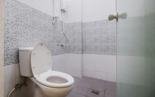 RedDoorz near Lokasari Mangga Besar 7