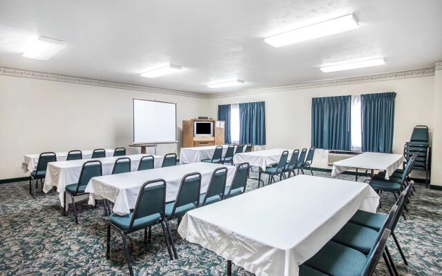 Rodeway Inn and Suites Spokane
