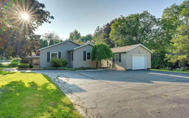 Pet-friendly Michigan Escape w/ Patio & Gas Grill!