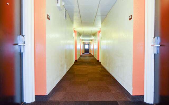 Motel 6 Albany, NY