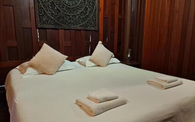 บ้านไทยรีสอร์ท