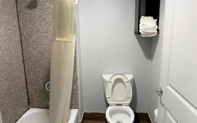 Sunrise Inn & Suites