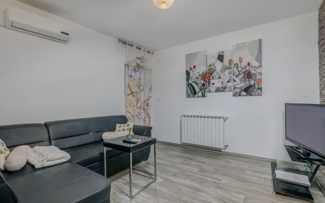 Nice Apartment in Vrbnik With 1 Bedrooms and Wifi