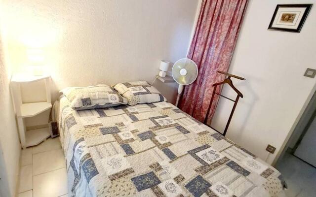 Appartement Six-Fours-les-Plages, 2 pièces, 4 personnes - FR-1-316-24
