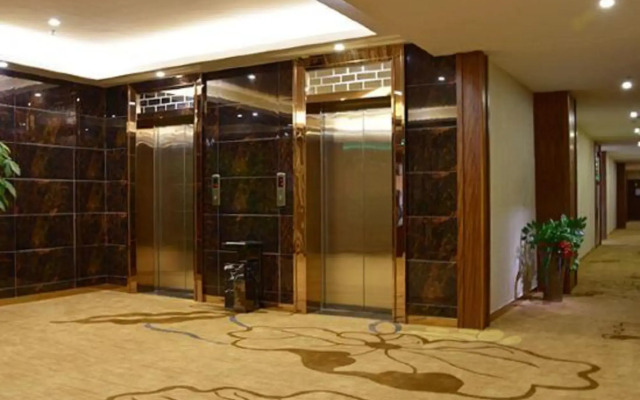 Guangzhou Treasure Holiday Hotel (Panyu Shiqiao Branch)