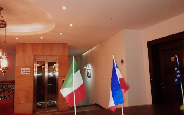 Hotel Happy