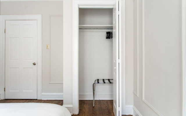 Aesthetic Vibrant 2BR Apt Lincoln Square
