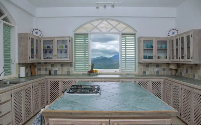 Zephyr Hill - 2 bedroom Villa with awe inspiring views 2 Villa by RedAwning