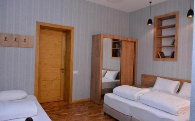 smith"s house surami