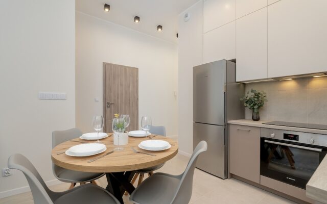 Luxurious Apartment by Renters Prestige