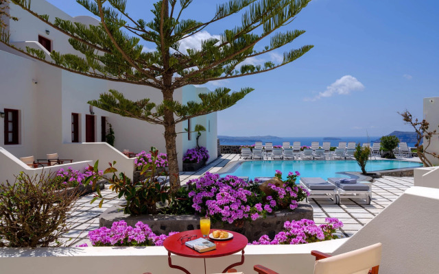 Nikos Villas