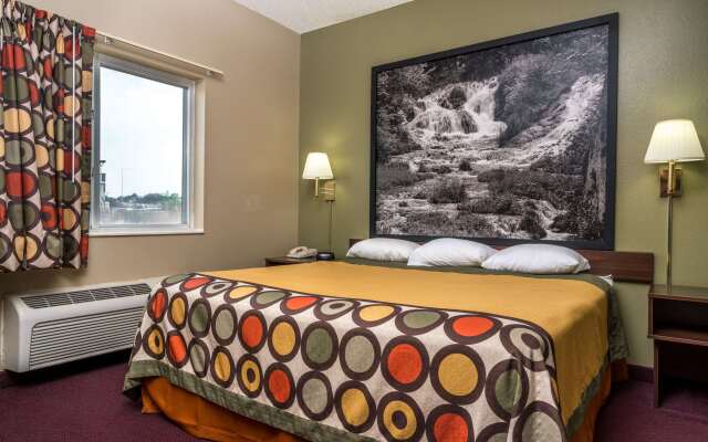 Super 8 by Wyndham Beresford